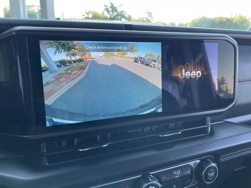 New 2026 Jeep Wrangler Unlimited Rubicon image 32