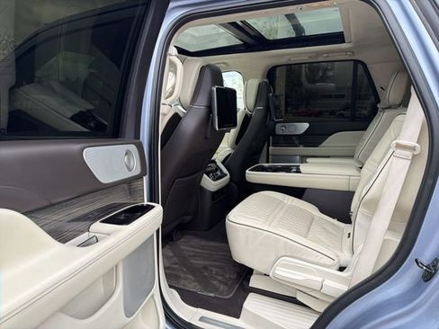 Used 2020 Lincoln Navigator Black Label w/ Cargo Convenience Package AWD/4WD image 15