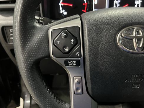 Used 2022 Toyota 4Runner SR5 Premium image 19