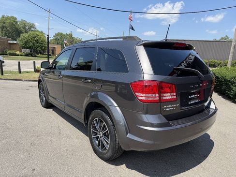 Used 2018 Dodge Journey SE w/ Connectivity Group FWD image 6