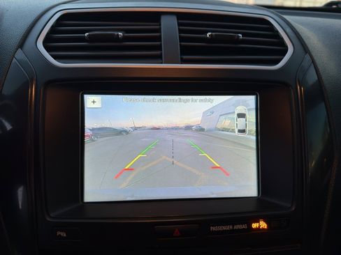 Used 2017 Ford Explorer XLT w/ Equipment Group 202A image 20