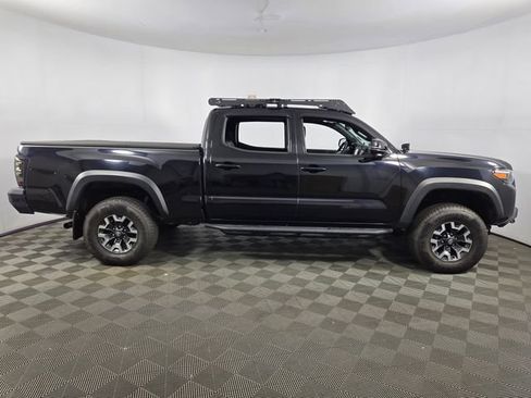 Used 2022 Toyota Tacoma TRD Off-Road w/ TRD Premium Off Road Package AWD/4WD image 11