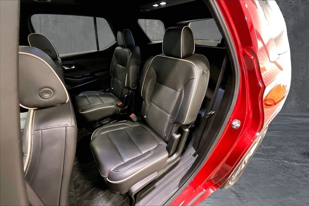Used 2023 Chevrolet Traverse Premier AWD/4WD image 23