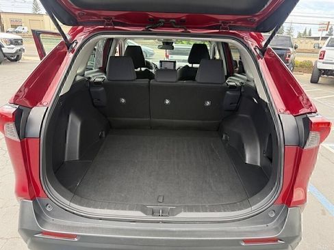 Used 2025 Toyota RAV4 LE AWD/4WD image 15