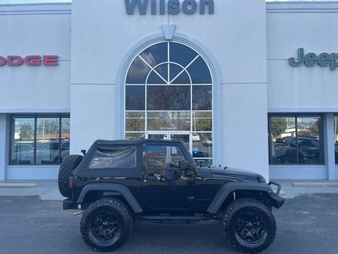 Used 2017 Jeep Wrangler Sport AWD/4WD image 1