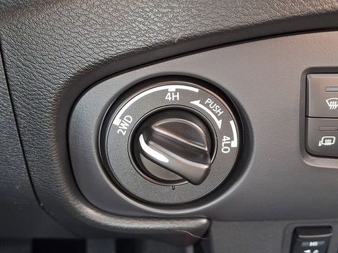 Used 2023 Nissan Frontier PRO-4X w/ Pro-4X Premium Package image 26