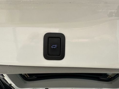 Used 2019 Toyota Highlander Limited image 10