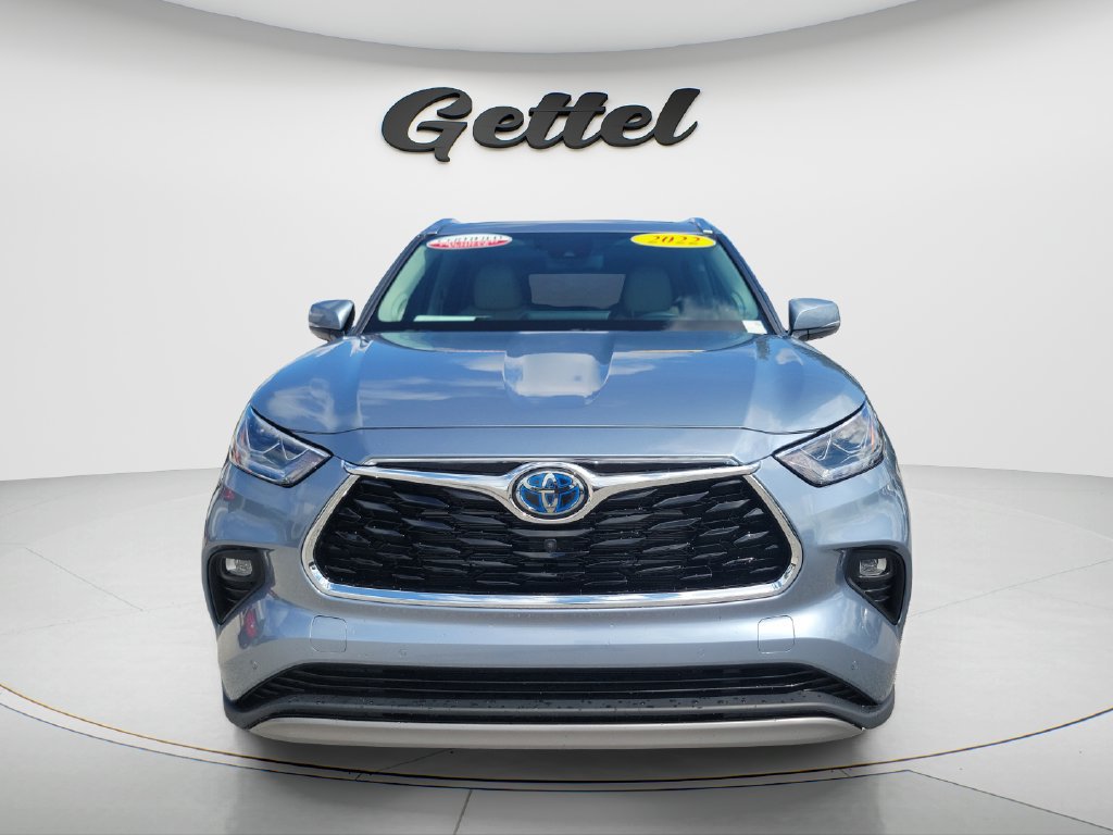 Certified 2022 Toyota Highlander Platinum AWD/4WD image 2