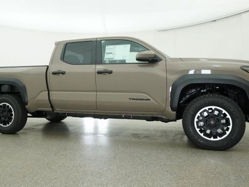 New 2026 Toyota Tacoma TRD Off-Road AWD/4WD image 14