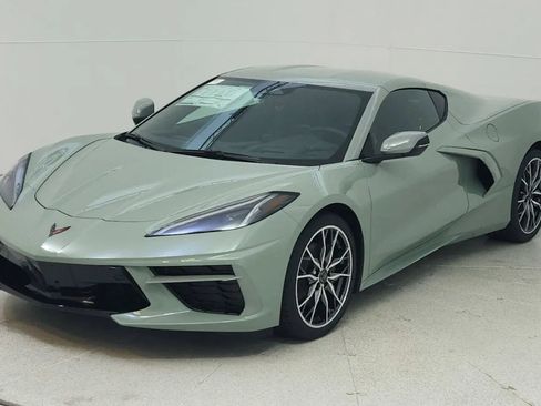 Used 2024 Chevrolet Corvette Stingray Preferred Cpe w/ 2LT image 3