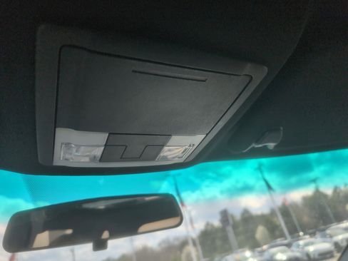 Used 2016 Ford Explorer XLT image 22