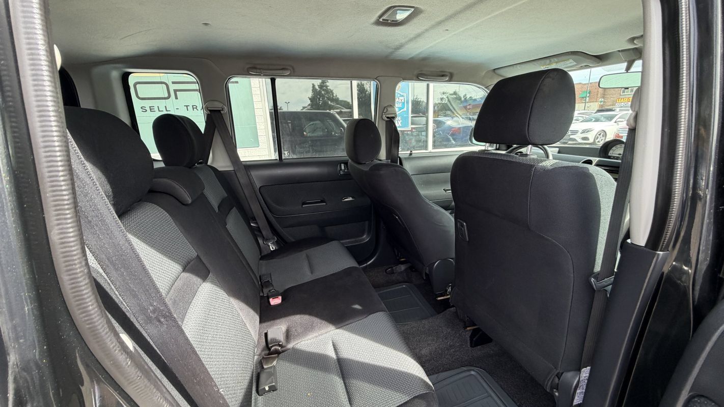 Used 2006 Scion xB FWD image 10