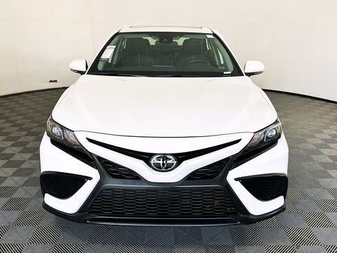 Used 2023 Toyota Camry SE FWD image 8