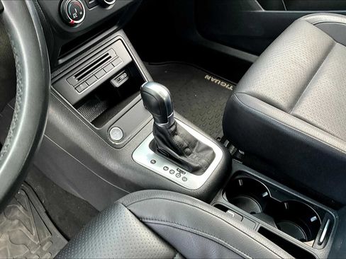Used 2016 Volkswagen Tiguan SE image 15