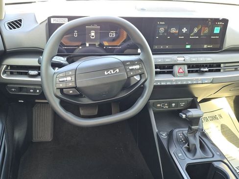 New 2026 Kia K4 LXS image 13