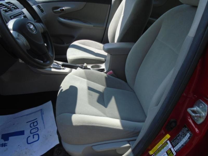 Used 2012 Toyota Corolla LE FWD image 11