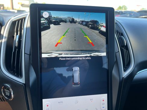 Used 2022 Ford Edge SEL image 41