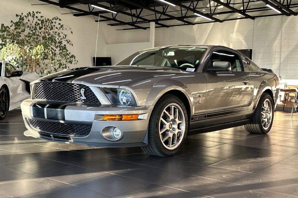 Used 2009 Ford Mustang Shelby GT500 RWD image 4