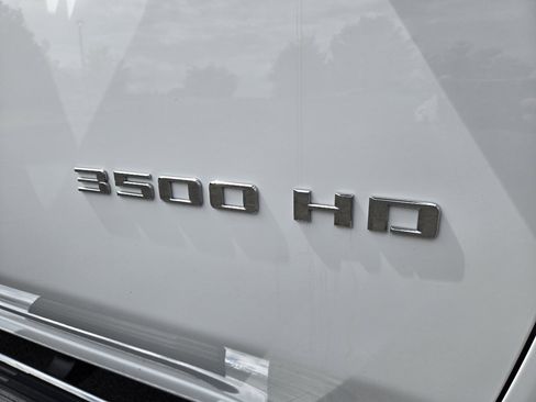 Used 2023 Chevrolet Silverado 3500 High Country w/ Technology Package image 7