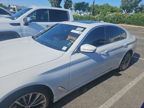 Used 2023 BMW 530i xDrive AWD/4WD image 5