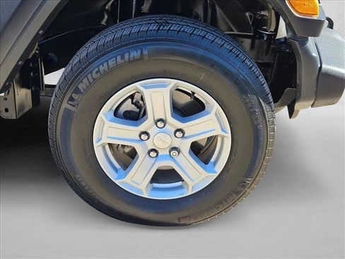 Used 2022 Jeep Wrangler Unlimited Sport w/ Sun And Sound Package image 25