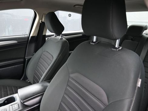 Used 2020 Ford Fusion SE FWD image 20