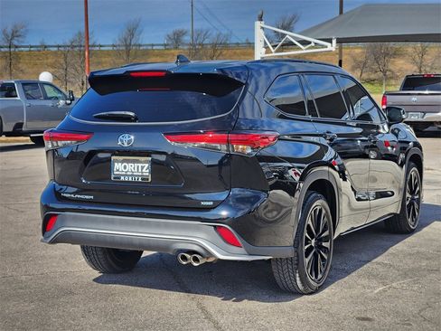 Used 2023 Toyota Highlander XSE image 7
