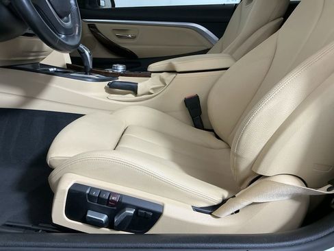 Used 2019 BMW 430i Convertible image 23