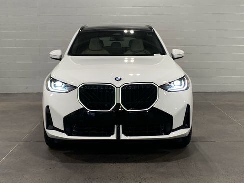Used 2026 BMW X3 xDrive30 w/ Premium Package image 2