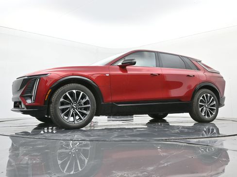 New 2025 Cadillac Lyriq Sport image 16