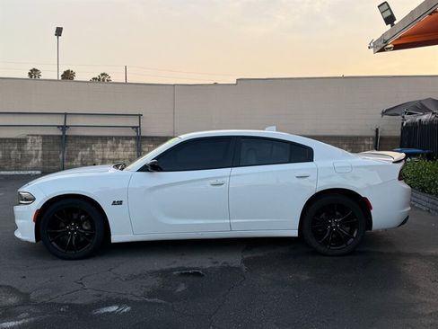 Used 2018 Dodge Charger R/T w/ Beats Audio Group RWD image 5