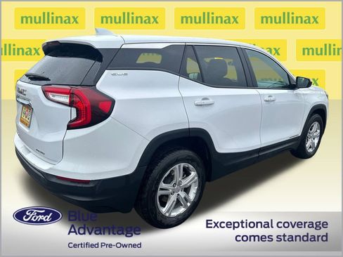Used 2024 GMC Terrain SLE AWD/4WD image 3