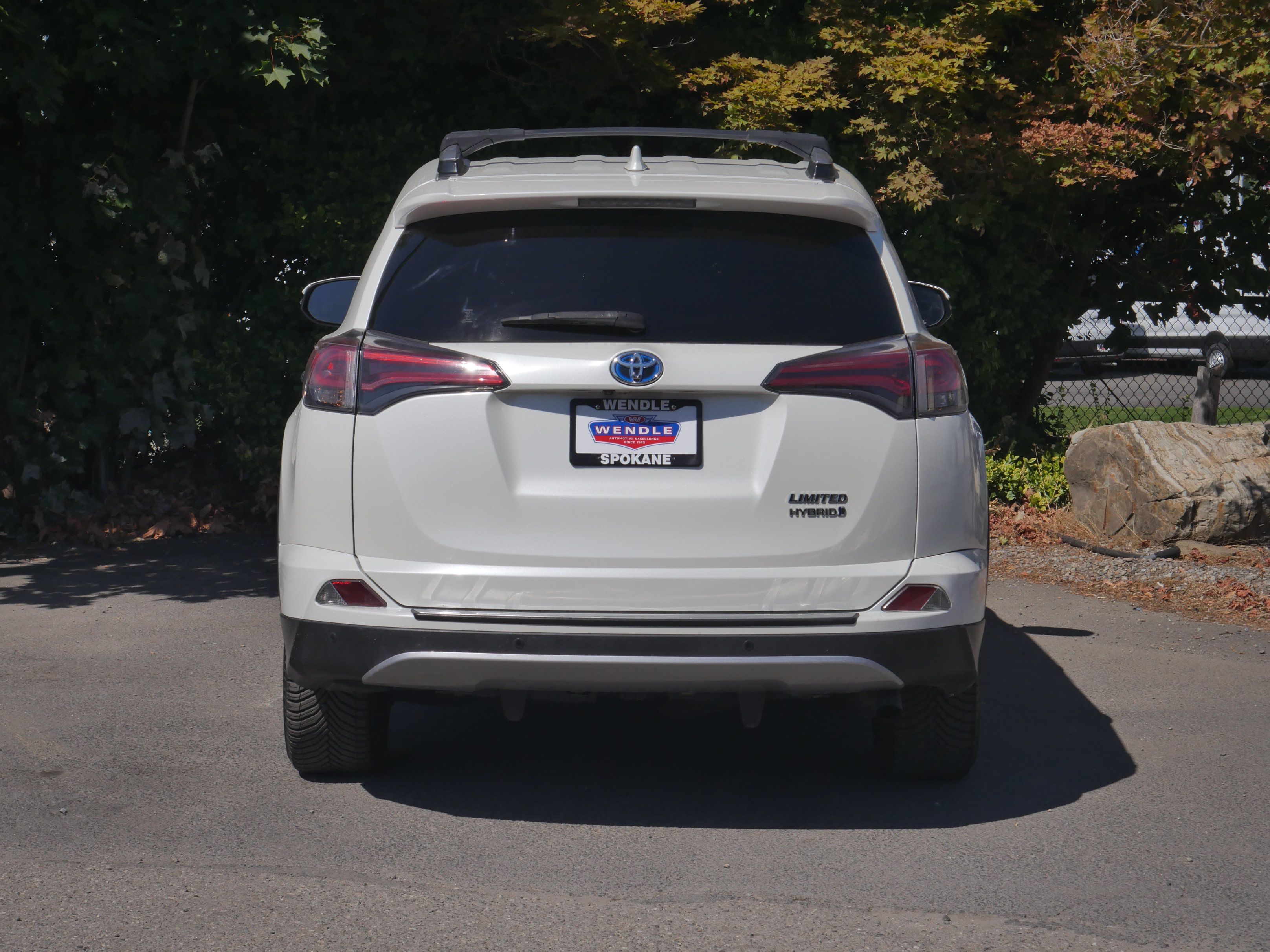 Used 2017 Toyota RAV4 Limited w/ Advanced Technology Package AWD/4WD image 23