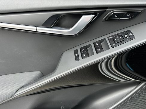 Used 2023 Kia Niro FWD image 11