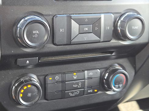 Used 2018 Ford F150 XLT AWD/4WD image 18