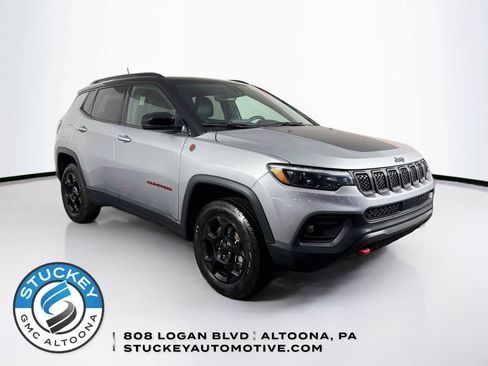 Used 2023 Jeep Compass Trailhawk w/ Trailhawk Elite Group AWD/4WD image 1