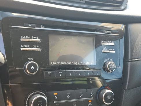 Used 2017 Nissan Rogue S AWD/4WD image 27