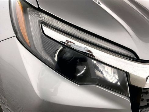 Used 2020 Honda Ridgeline Sport image 27