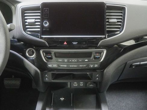 New 2026 Honda Ridgeline Black Edition image 23