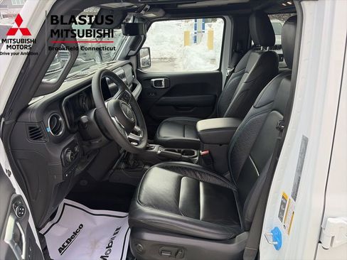 Used 2024 Jeep Wrangler High Altitude image 18