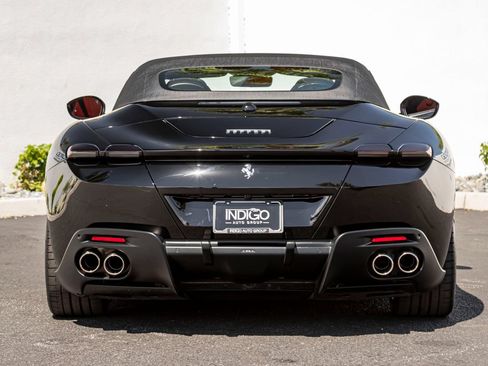 Used 2024 Ferrari Roma Spider RWD image 9