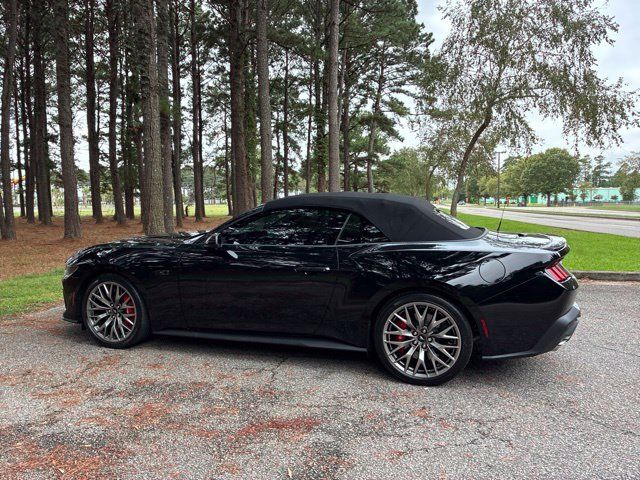 Used 2025 Ford Mustang GT Premium RWD image 40
