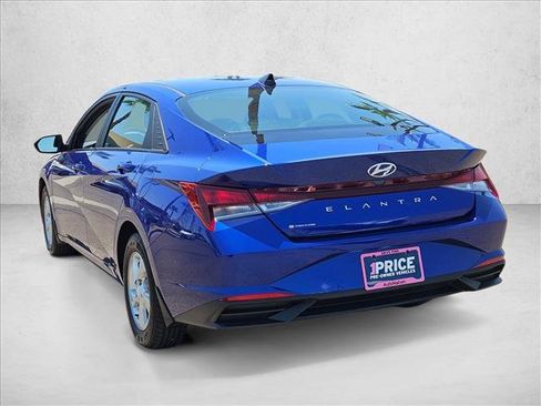 Used 2023 Hyundai Elantra SE w/ Preferred Accessory Package FWD image 7
