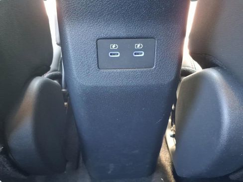 Used 2025 Nissan Kicks SR FWD image 14