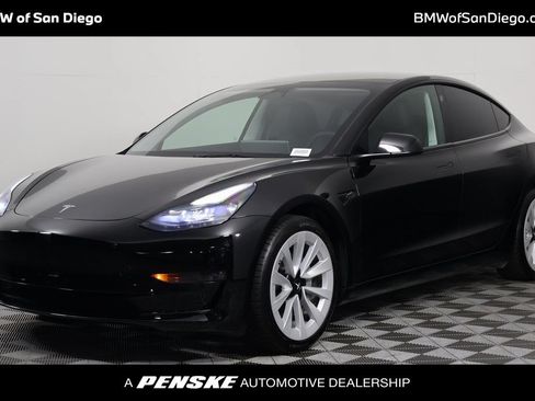 Used 2023 Tesla Model 3 Standard Range RWD image 1