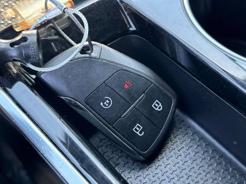 Used 2025 Chevrolet Equinox LT AWD/4WD image 21