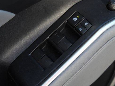 Certified 2021 Toyota Highlander XLE AWD/4WD image 19