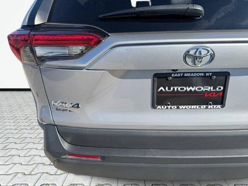 Used 2023 Toyota RAV4 XLE Premium AWD/4WD image 39