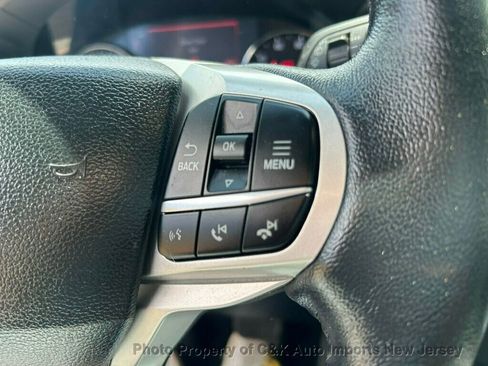 Used 2023 Ford Explorer XLT w/ Equipment Group 202A AWD/4WD image 45