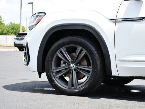 Used 2021 Volkswagen Atlas Cross Sport SE w/ V6 Towing Package FWD image 12